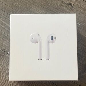 Apple AirPods in Classic White